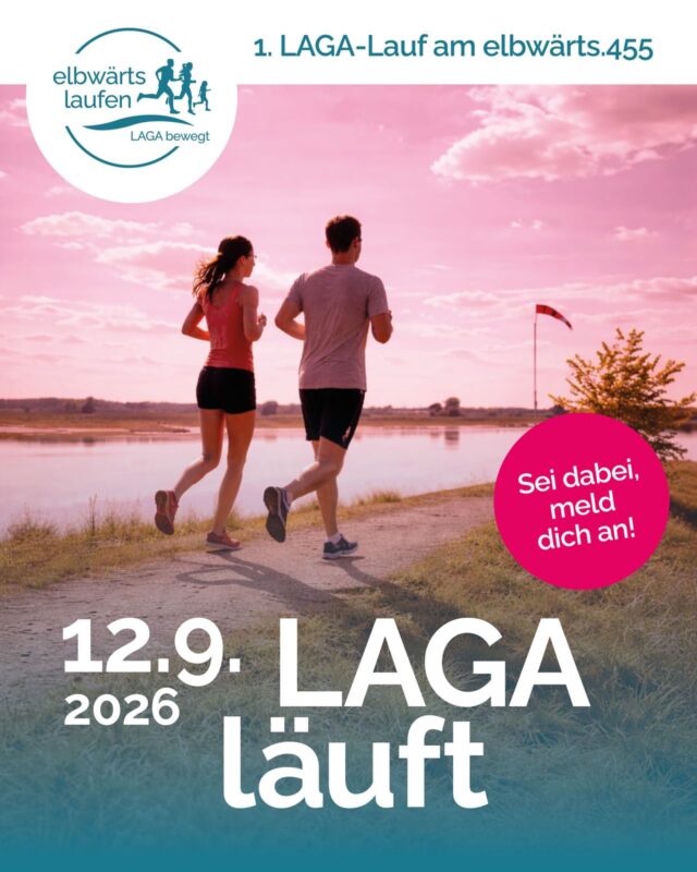 🏃‍♀️ Laufen, feiern, gemeinsam erleben – direkt an der Elbe.🎉Am 12. September 2026 fällt der Startschuss für den 1. LAGA-Lauf am elbwärts.455 direkt am Nedwighafen in Wittenberge.Ob Kinderlauf, Starterlauf, Fitnesslauf, Walking oder der 13,4 km Weitblicklauf – hier findet jede und jeder die passende Strecke. Gemeinsam aktiv sein, die Elbe erleben und einen besonderen Tag genießen, darum geht’s.✨ Das Beste kommt nach dem Zieleinlauf:
Ab 12 Uhr erwartet euch am elbwärts.455 ein Familienfest mit Essen, Getränken und guter Stimmung direkt am Wasser.Aktuell sind noch Startplätze frei, also meldet euch an, bringt Familie, Freunde oder Kollegen mit und macht den ersten LAGA-Lauf zu einem besonderen Erlebnis für ganz Wittenberge.📅 12.09.2026
📍 Start & Ziel: elbwärts.455, Nedwighafen Wittenberge
🎟️ Anmeldung bis 10.09.2026 unter www.tollense-timing.deVier Strecken. Ein Ziel. Wir sehen uns an der Startlinie! 💙
