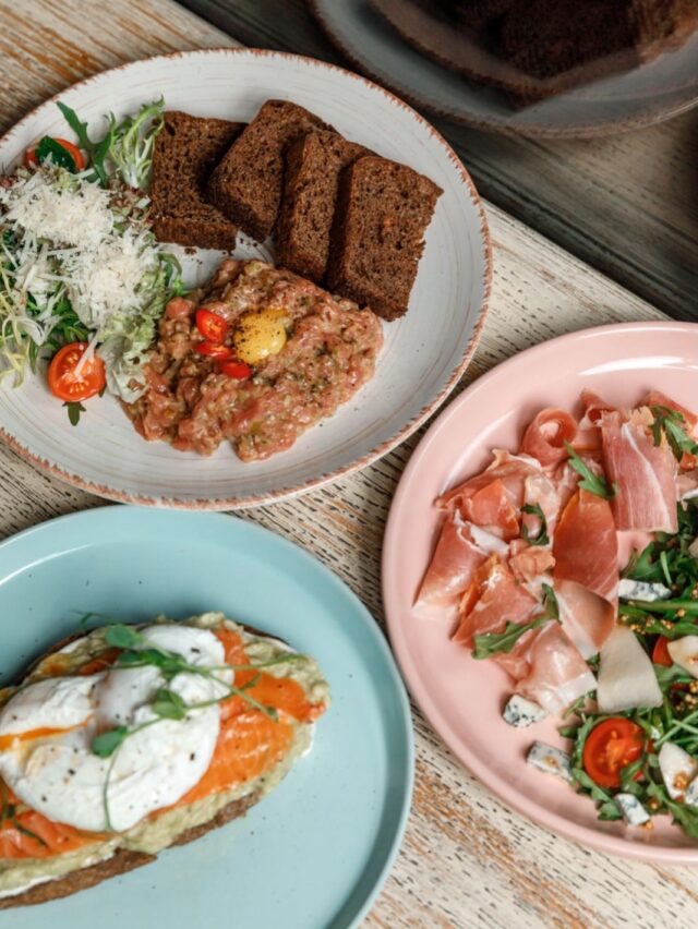 Bevor etwas neu wird, prüfen wir das Bestehende. 🔍In den nächsten Tagen werden die Wasser- und Abwasserleitungen im Gebäude per Kamera untersucht. So stellen wir sicher, dass die Infrastruktur langfristig funktioniert. Nach außen sieht man davon kaum etwas aber genau hier entsteht Qualität.Parallel dazu wächst das Herz von elbwärts.GENUSS: die neue Großküche. 🍽️🔥
Aktuell wird hier noch vermessen, getüftelt und feinjustiert, damit unsere Küchenchefin bald genau den Raum bekommt, in dem echte Genussmomente entstehen. 👩🍳✨📅 Einbautermin: MaiHier entsteht der Raum, in dem bald gebrutzelt, angerichtet und verführt wird. ✨
Wo Düfte durch das Restaurant ziehen, Teller mit Liebe entstehen und jeder Besuch ein kleines Stück Auszeit bedeutet.Noch ist es Baustelle.
Aber wir können es schon riechen. 😉👀