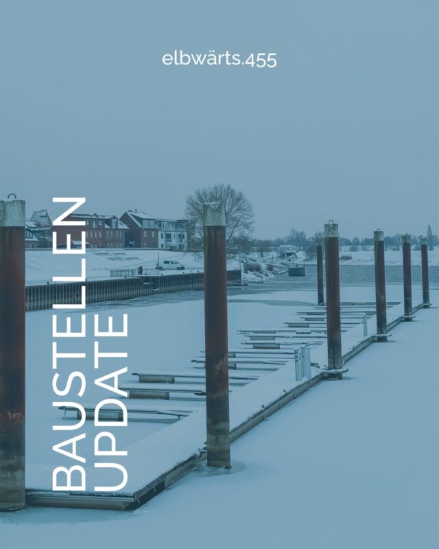 Der Nedwighafen liegt heute unter Schnee und Frost und wirkt, als wäre hier gerade Pause angesagt. Winter eben. Aber der Schein trügt. ❄️🚧 Ab dem 16.01. wird es hier deutlich lauter, denn die Arbeiten am Steg an der Elbe starten. Ein weiterer, ziemlich wichtiger Schritt für elbwärts.455 und für alles, was hier gerade Form annimmt.🍽️ Auch im Restaurant elbwaerts.GENUSS wird nicht stillgestanden. Während es draußen winterlich bleibt, wird drinnen gebaut, geplant und ordentlich vorangekommen.👀 Kurz gesagt: Hier passiert gerade mehr, als man sieht.👋 Und nächste Woche wird es persönlicher, denn wir stellen das erste Gesicht hinter elbwaerts.455 vor.👉 Dranbleiben lohnt sich.